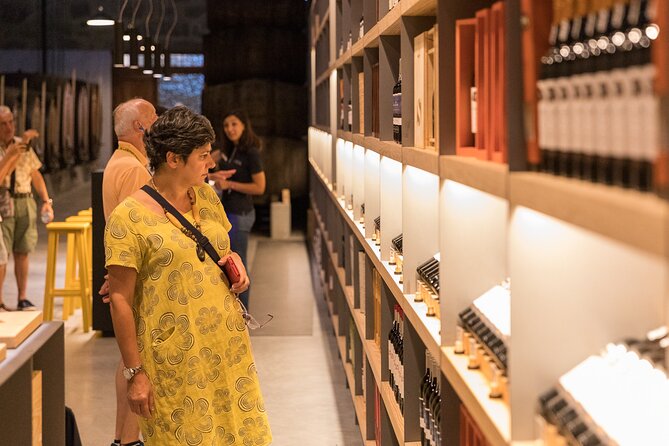 Poças Guided Visit and Wine Tasting of 3 Port Wines - The tasting: White Port, LBV, and Reserve Tawny