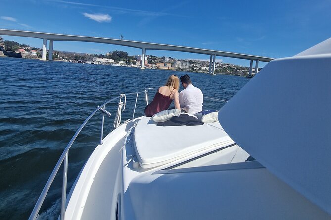 Port : 6 Bridges Cruise , Douro River with Sunset Option - A small Douro cruise that keeps the bridges in view