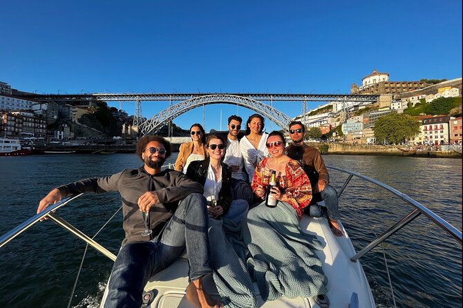 Port : 6 Bridges Private Yacht Cruise with Local Wine & Snacks - Dom Luís I Bridge: The Ribeira Do Porto Photo Moment