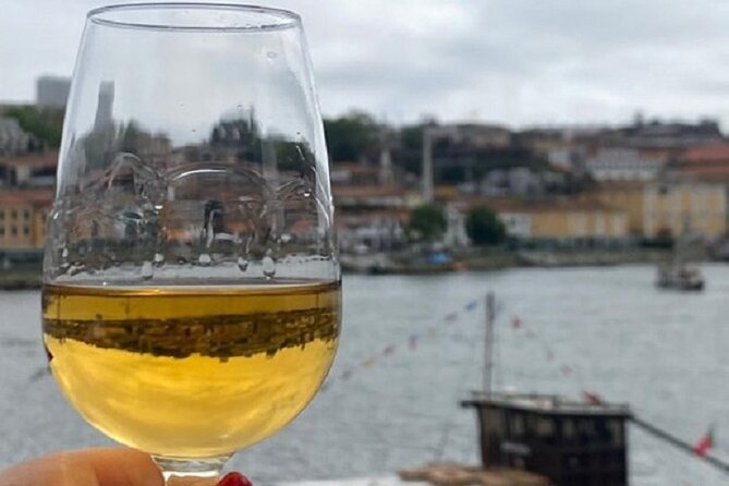Port and Douro Wine Private Tasting and Pairing with a Sommelière - The palate primer pays off during the stroll between venues