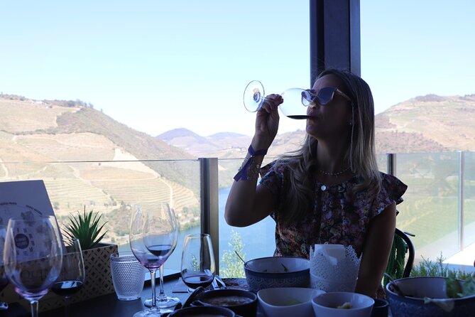 Port : Douro Valley Tour with 2 Wineries, Lunch and Cruise - Favaios: a 200-year bakery and bread you actually help make