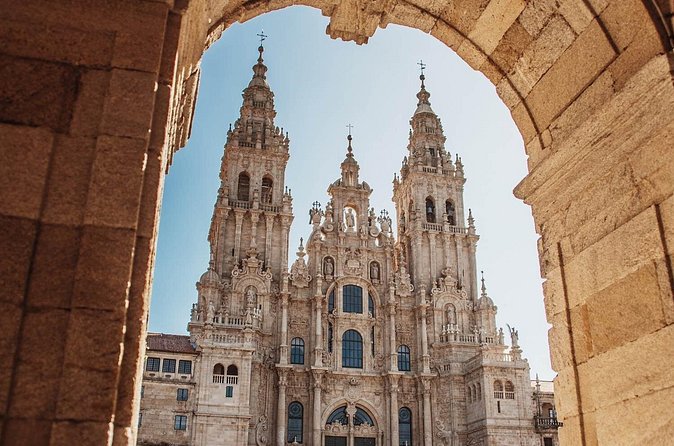 Port to Santiago de Compostela with up to 3 stops - Timing, booking lead time, and what that means for your plans