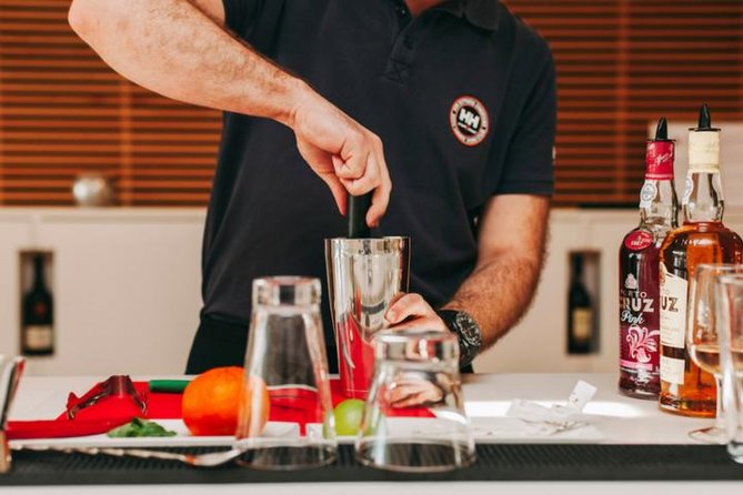 Port Wine Cocktails Workshop at Espaço Porto Cruz, Vila Nova de Gaia, Portugal - The Port tasting and winemaking chat that actually helps