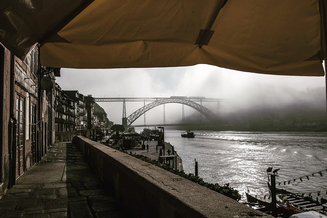 Porto 1/2 Day Walking Photo Tour & Portraits - Starting near São Bento Railway Station: Porto’s photo-friendly grand entrance