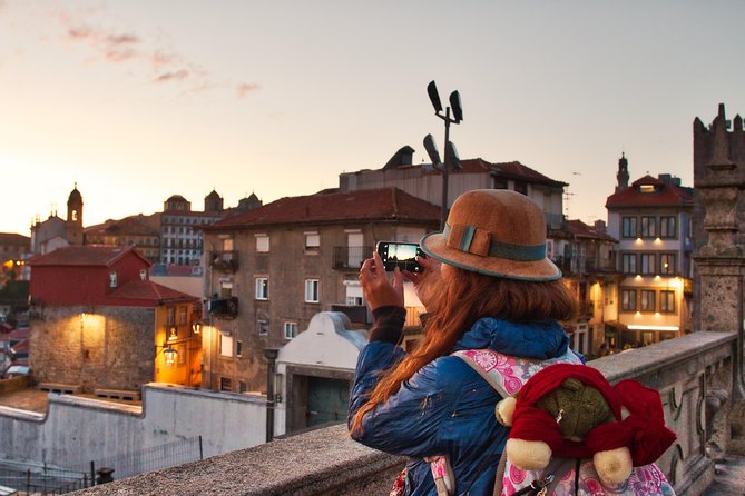 Porto 1/2 Day Walking Photo Tour & Portraits - Largo da Pena Ventosa: the quick color boost in the heart of Porto