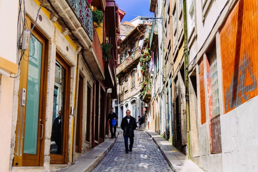 Porto: 2.5-Hour Private City Tour Off the Beaten Track - Mercado Ferreira Borges for Local Life and Practical Stories