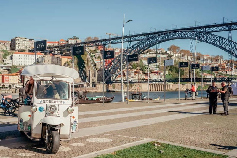 Porto: 2-Hour Shared Tuk-Tuk Tour - Where you meet and how the first minutes usually feel