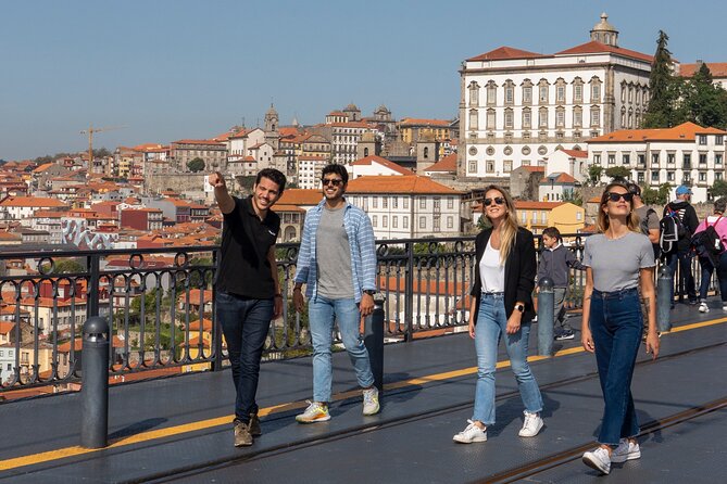 Porto 360°: Helicopter Flight, Guided Walking Tour & River Cruise - Dom Luís I Bridge: the iconic Porto view, from the water and under it