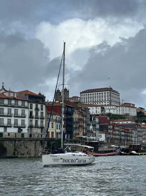 Porto 4H: Charming cruise, wine tasting, and vintage van tour - FAQ