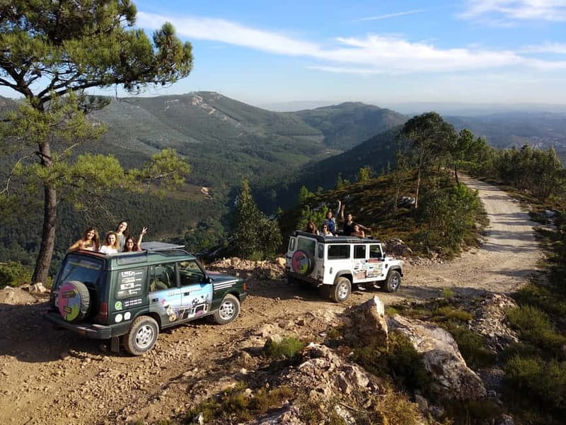 Porto: 4x4 Mountain Tour - The pickup in Porto: narrow streets, quick fixes