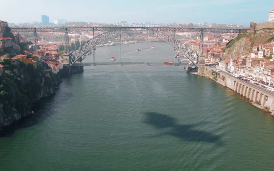 Porto: 5D Flight over de City for all family. - Multi-language show, so no one gets left behind