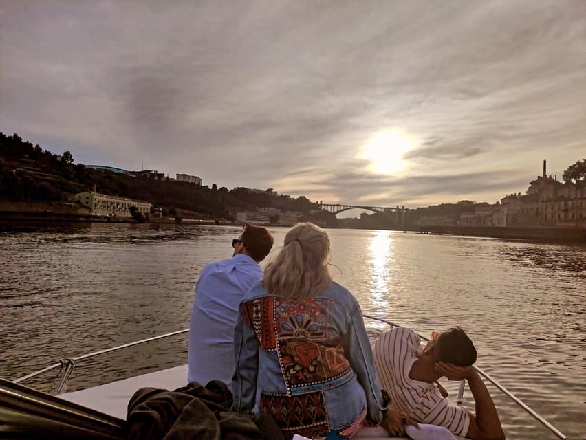 Porto: 6 Bridges and Ribeira Boat Tour with Sunset Option - Stop by stop: from Foz do Douro to São Pedro da Afurada