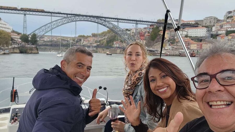 Porto: 6 Bridges Cruise, Welcome Drink & Sunset Option - Dom Luís I Bridge and the bridges you will actually remember
