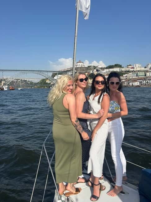 Porto: 6 Bridges Cruise, Welcome Drink & Sunset Option - Sunset option: yacht or sailboat, small-group calm, and drinks on the water