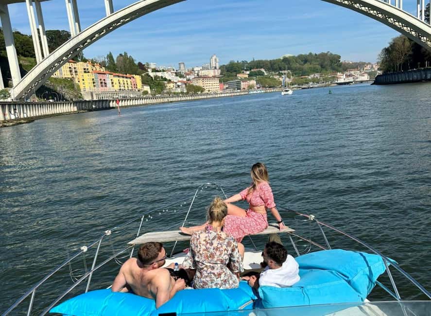 Porto: 6 Bridges Cruise, Welcome Drink & Sunset Option - The real value: seeing Porto and Gaia from the river, not the sidewalks