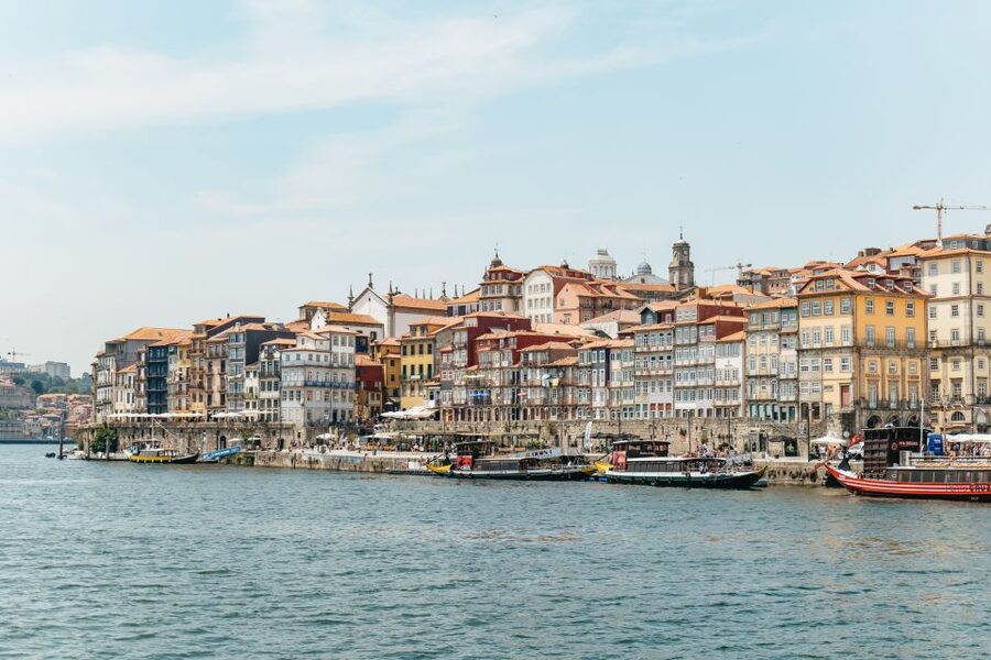 Porto: 6 Bridges Douro River Cruise - The boat itself: a passenger ride on a Port wine workhorse