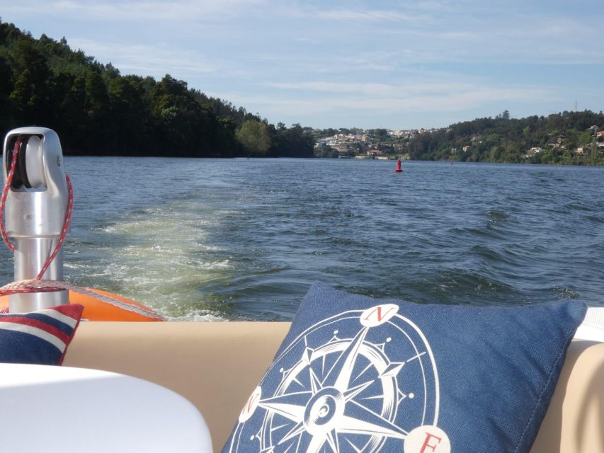 Porto: 6 Bridges Private Yacht Tour with Wine & Snacks - Price and value for a private group up to 6