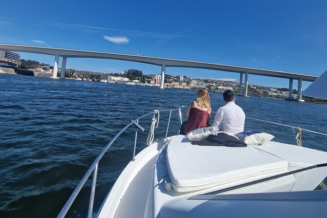 Porto: 6 bridges tour, Douro river with 4 Port Wine tasting - From Bio Coffee in Gaia to the Douro Marina: how this cruise starts