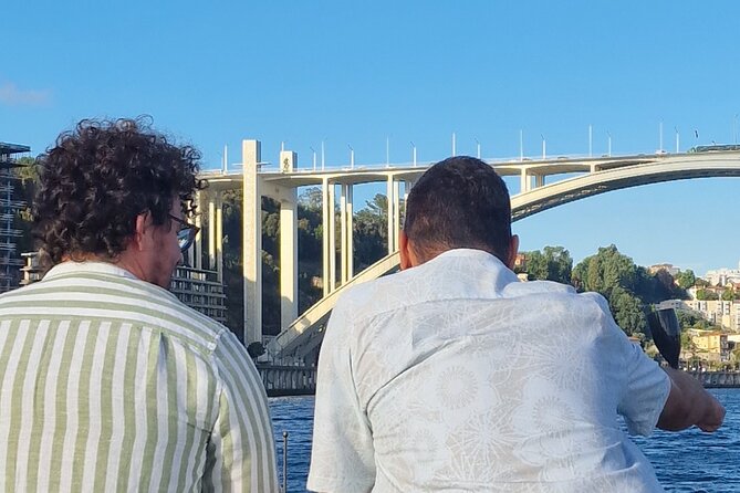 Porto: 6 bridges tour, Douro river with 4 Port Wine tasting - The crew: Pedro and Eduardo style, plus friendly local attention
