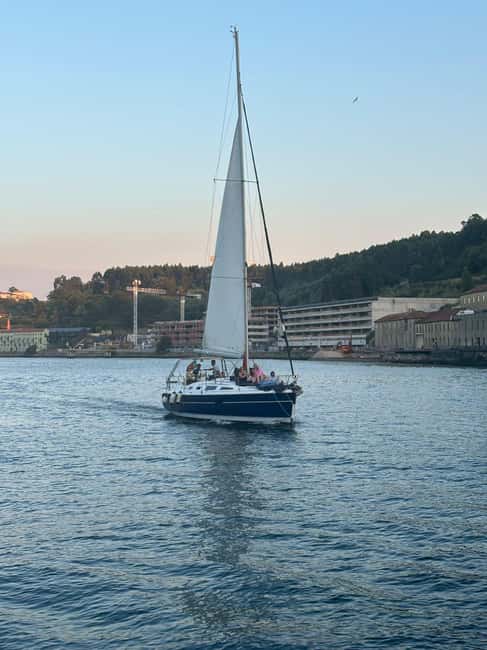 Porto, a cruise with open sails, drinks&snacks - The route in plain language: Douro Marina to D. Luis Bridge and back