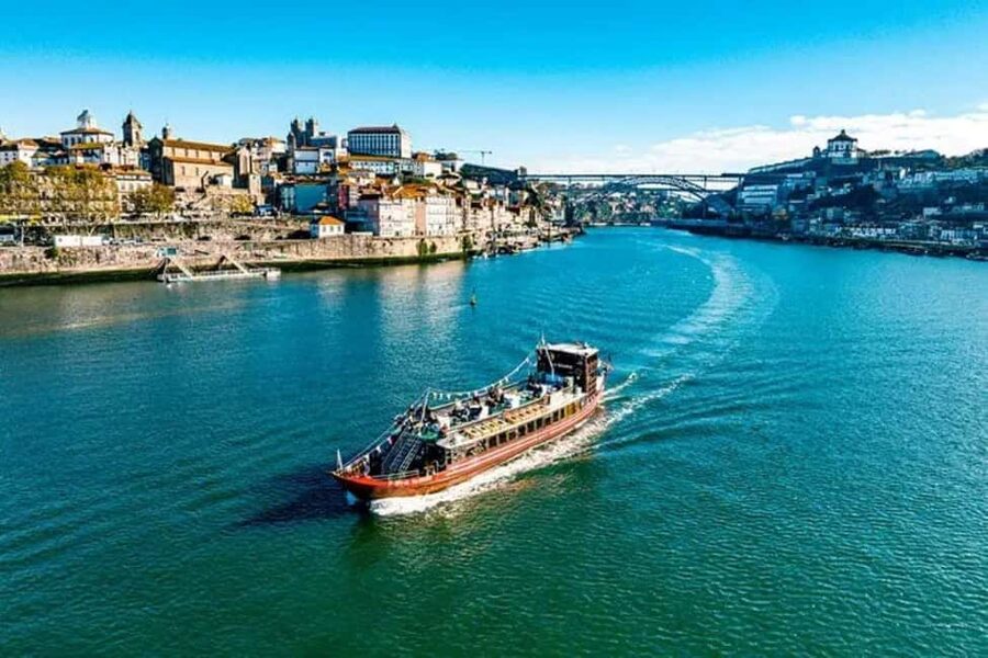 Porto: A la carte lunch + Douro River cruise - The 50-Minute Douro River Cruise: Timing and Views