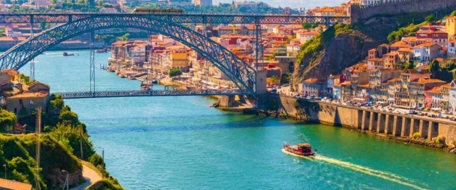 Porto: A la carte lunch + Douro River cruise - Skipping the Guide, Keeping the Freedom