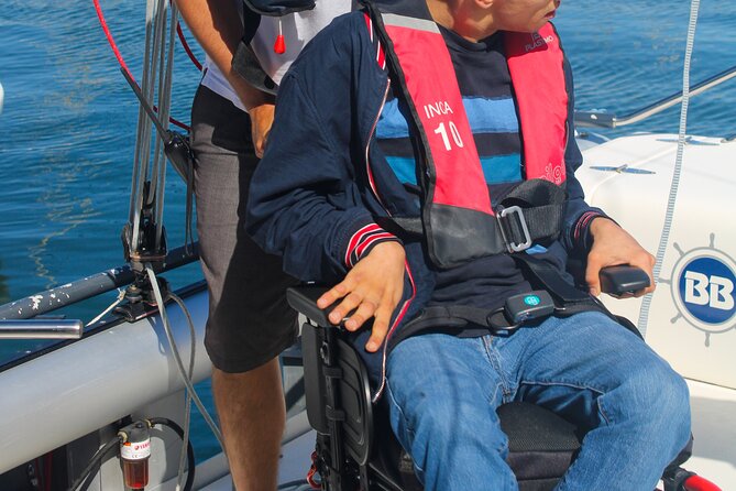 Porto Accessible Sailing Tour - Passing under the Arrábida Bridge for a fresh view
