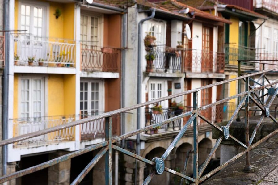 Porto: An Intimate Fado Show in a Historical Tavern - Port Wine Included: Is $18 Good Value for This Fado Format?