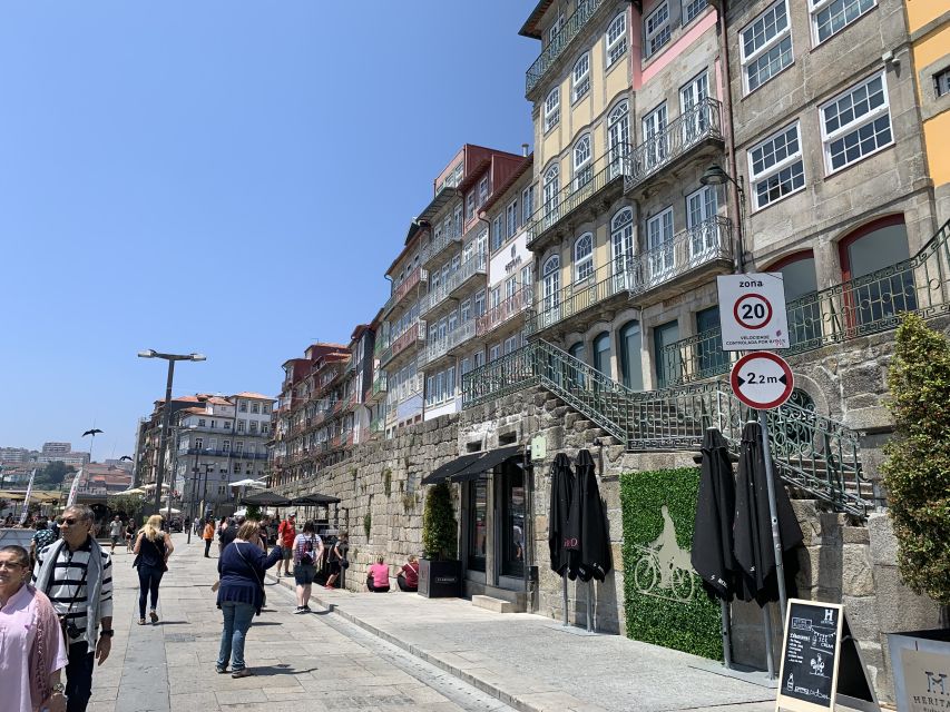 Porto and Gaia: Walking Tour of Douro's Two Riversides - Group size, pace, and what the 2 hours actually feels like