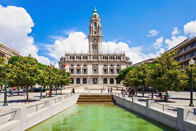 Porto Audio guided walking tour 3h00 and 27 audio commentary - São João National Theatre and São Ildefonso: art, opera, and azulejo clues
