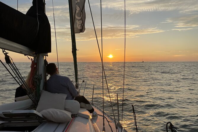 Porto : Best Exclusive Sunset in Charme Sailing - Why This Porto Sunset Works So Well on the Douro