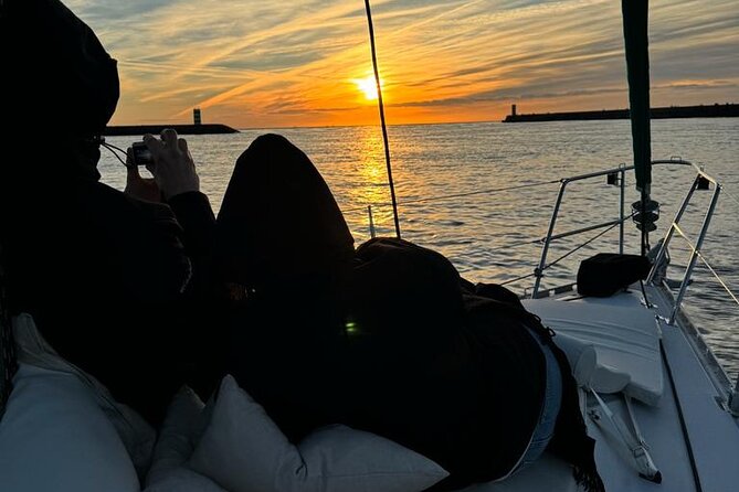 Porto : Best Exclusive Sunset in Charme Sailing - Douro River Time: From the Estuary to Ribeira do Porto, and Back