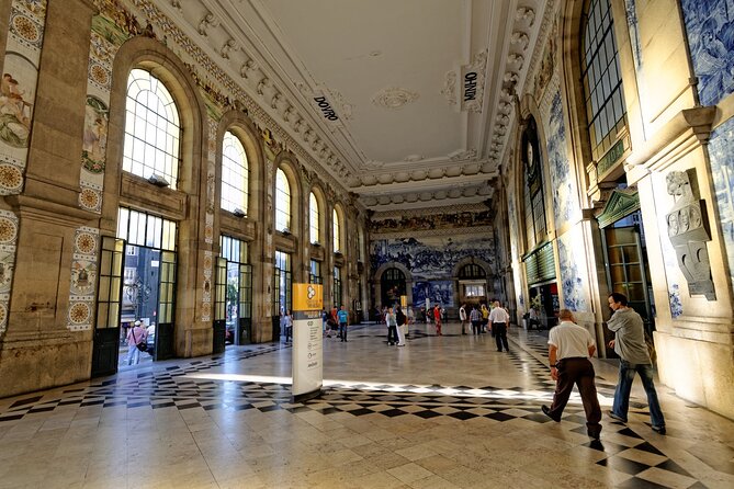 Porto Best-Of Private Tour – A Customizable Experience - Porto Cathedral: A 12th-Century Interior Visit in the Heart of Town