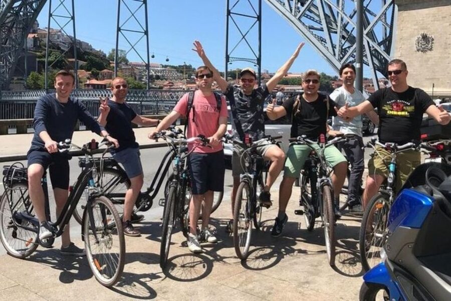 Porto: Bicycle Rental - Price and value: $8 for a full day, plus what you must budget