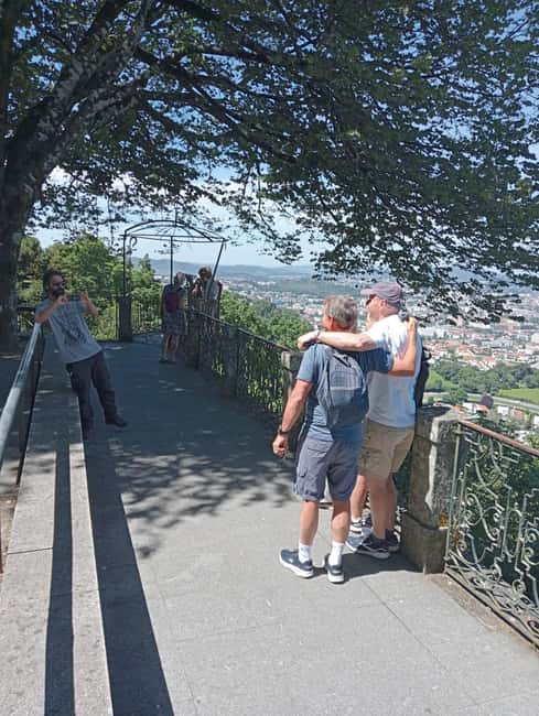 Porto:Braga & Guimarães Small-Group Full Day Tour with lunch - Lunch in Guimarães: what the timing gives you