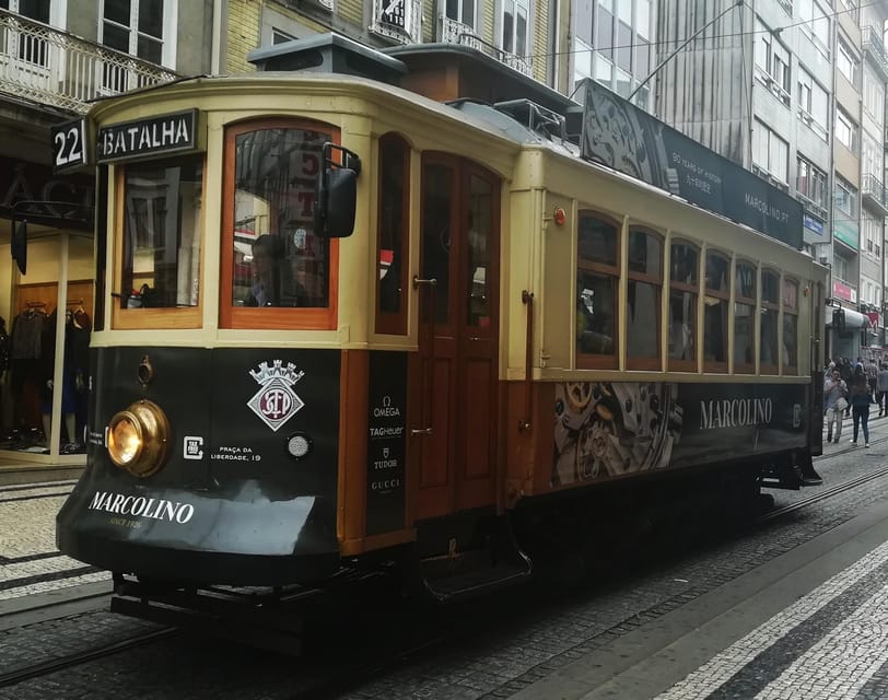 Porto by Foot: Discover the City's Soul - Sé, Porto Cathedral: 30 minutes that sets the tone