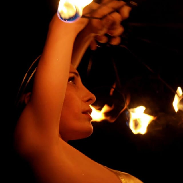 Porto: Cabaret & Pole Shows, with a Welcome Drink! - Dinner in the VIP Setup: Available, But You Need to Pay Extra