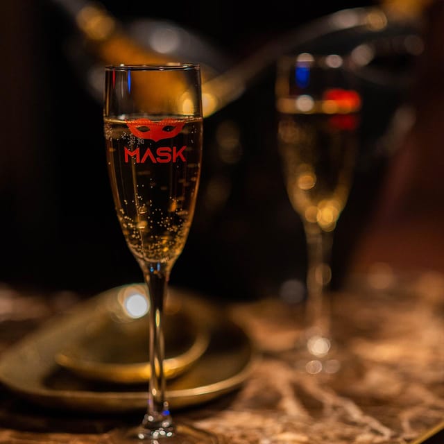 Porto: Cabaret & Pole Shows, with a Welcome Drink! - Practical Rules and How They Affect Your Night