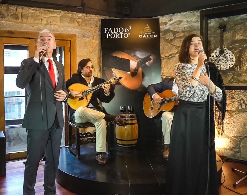 Porto: Cálem Cellar Tour, Fado Show & Wine Tasting - Timing in Porto: When the English Show Actually Starts