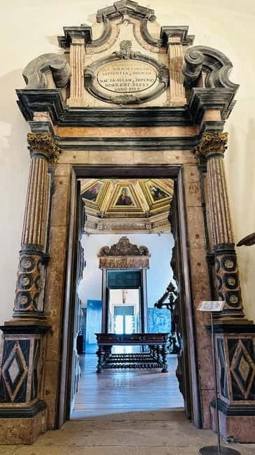 Porto Cathedral Guided Tour with Entrance Tickets - Sé Cathedral Complex: Cloisters and Cabido House With a Real Narrative