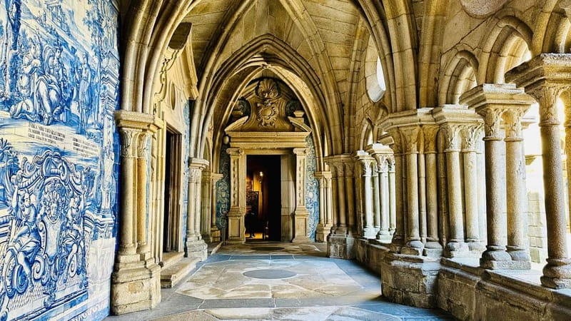 Porto Cathedral Guided Tour with Entrance Tickets - Tower and Upper-Level Views: Getting Porto’s Layout Fast
