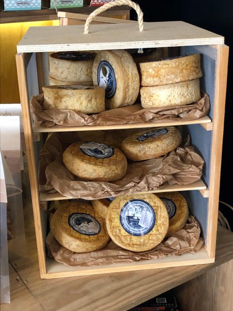 Porto: Cheese and Port Wine Tasting in a Unique Place - Port wine pairings: 3 glasses that help you taste with purpose