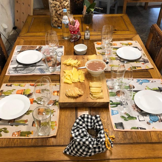 Porto: Cheese and Port Wine Tasting in a Unique Place - Where you start: Patio das Marias and a small-group pace