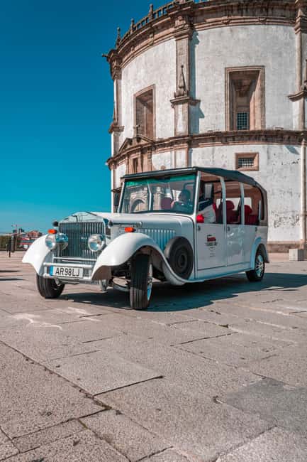 Porto: City Center Eco Car Tour - Stª Catarina Street and Aliados Avenue: the city’s everyday pulse