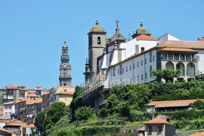 Porto City Center Walking Tour - São Bento Station: reading the blue tiles like a story