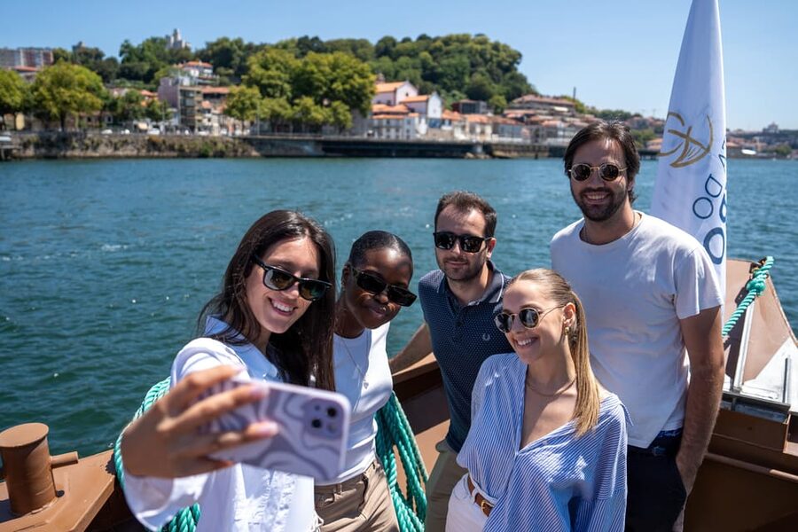 Porto City Full Day Minibus Tour, Wine Tasting & Six Brigdes - Walking the UNESCO-designated center: Aliados, Clérigos views, and São Bento’s tiles