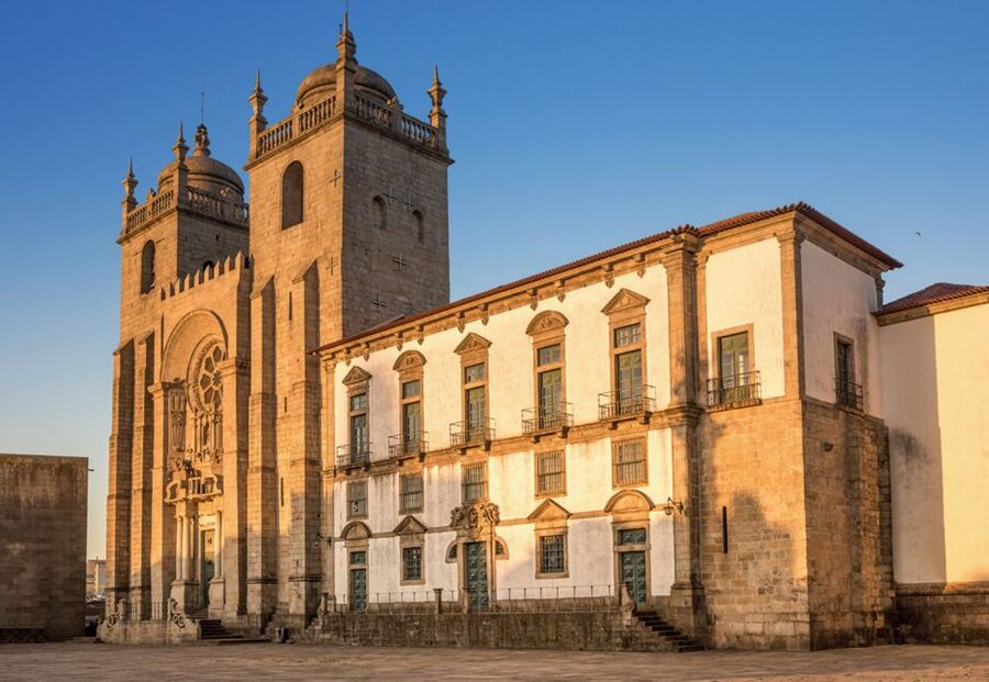 Porto: City Tour, 6 Bridges Cruise and Wine Tasting - City-Center Walking and the Big Picture of Porto