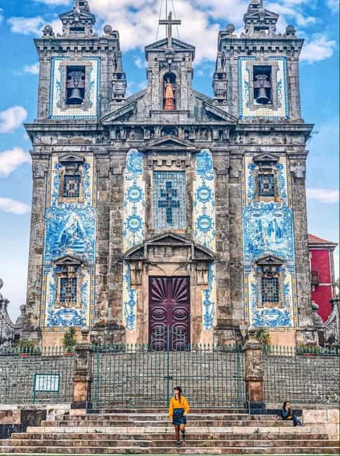 Porto City Tour: Private day tour with tickets included. - Vila Nova de Gaia: port wine cellars and tasting with context