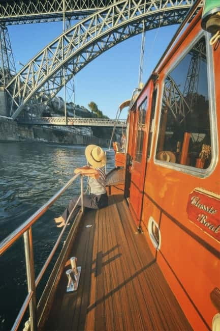 Porto: Classic Boat Cruise on the Douro River - The hammock over the water: the photo trick that makes it memorable