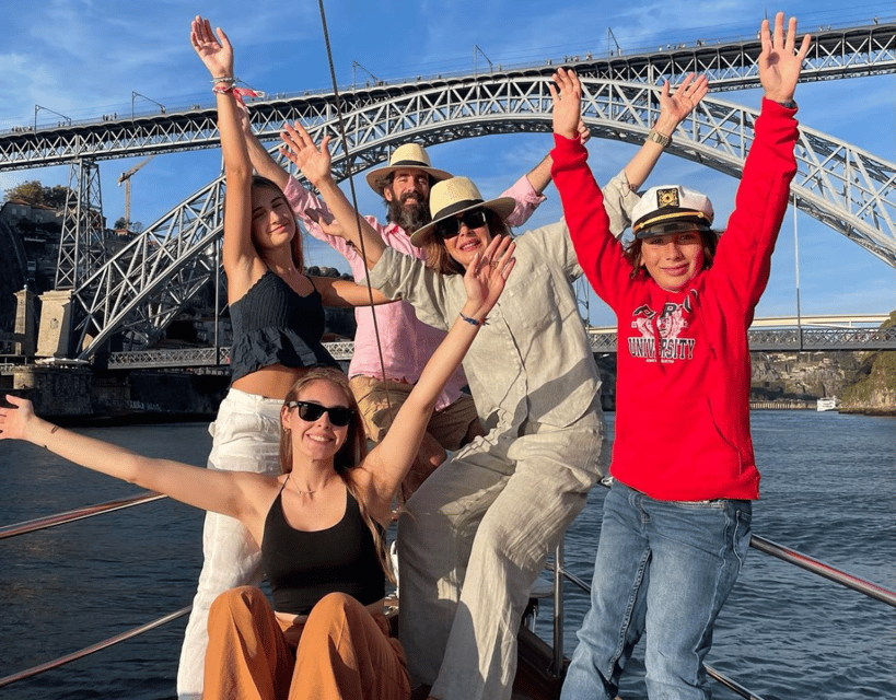 Porto: Classic Boat Cruise on the Douro River - Crew style, music, and comfort: how the atmosphere stays calm